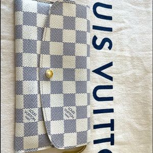 Authentic Louis Vuitton Emilie Wallet